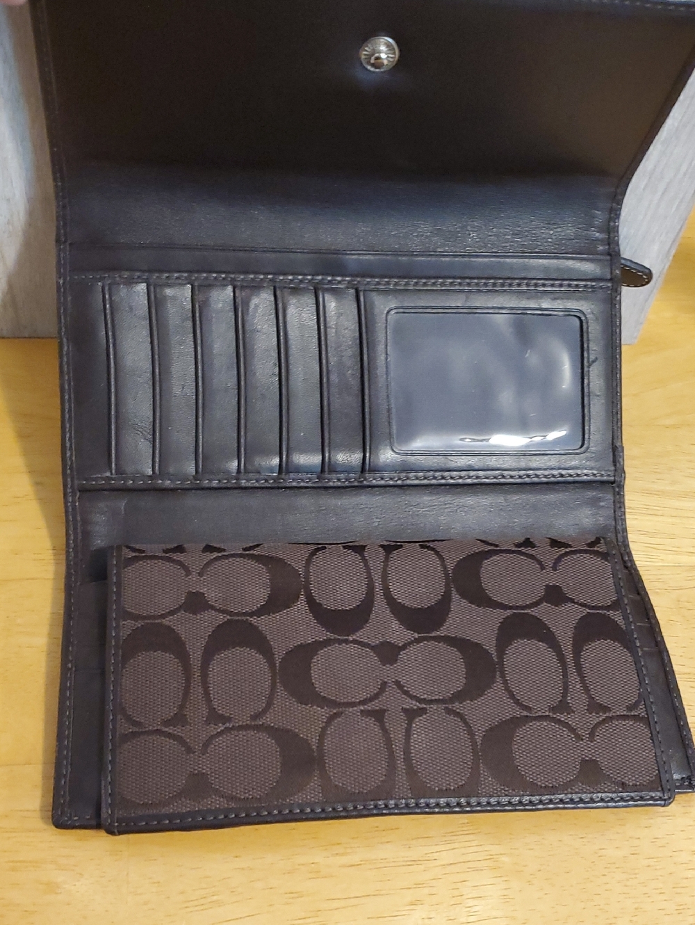 Coach Hamptons Signature Checkbook Wallet In Chocolate ... Excellent Condition - Picture 8 of 11